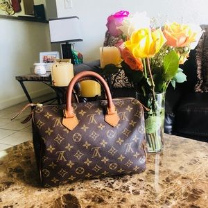 ❌❌ SOLD ❌❌ Authentic LV Speedy 25